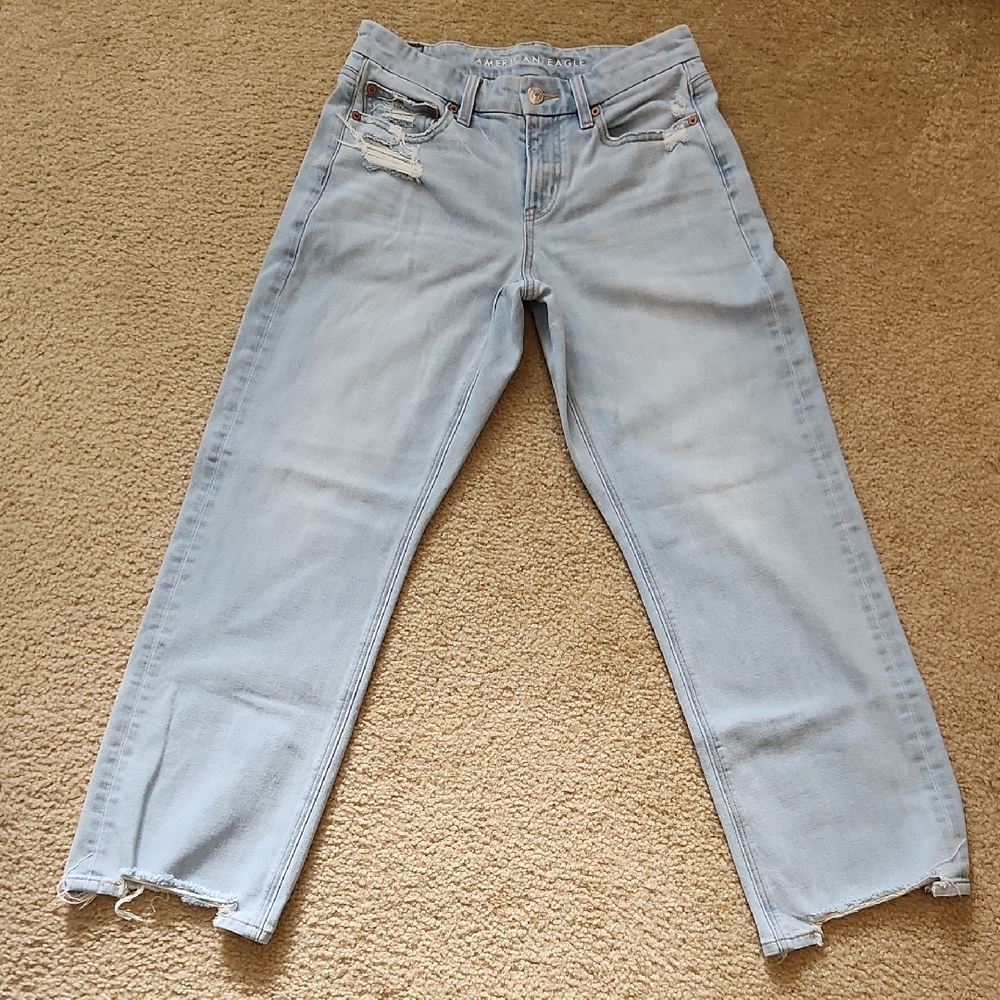 Anerican Eagle Curvy Straight Distressed Jean